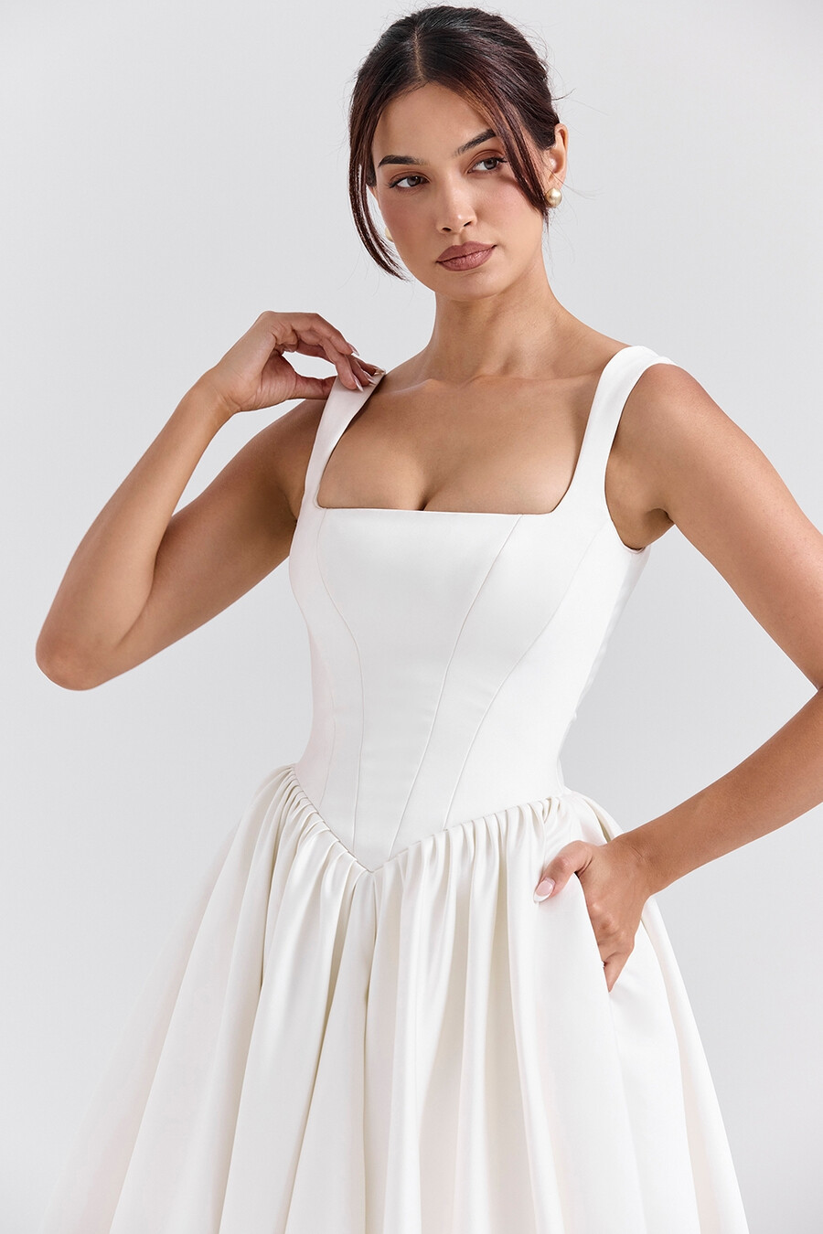 brautkleid aus elfenbeinfarbenem italienischem satin mit korsett