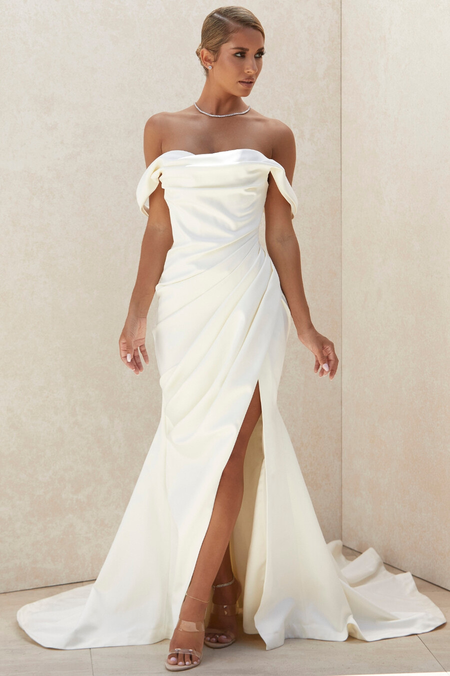 elfenbeinfarbenes brautkleid mit drapiertem korsett – limitierte auflage