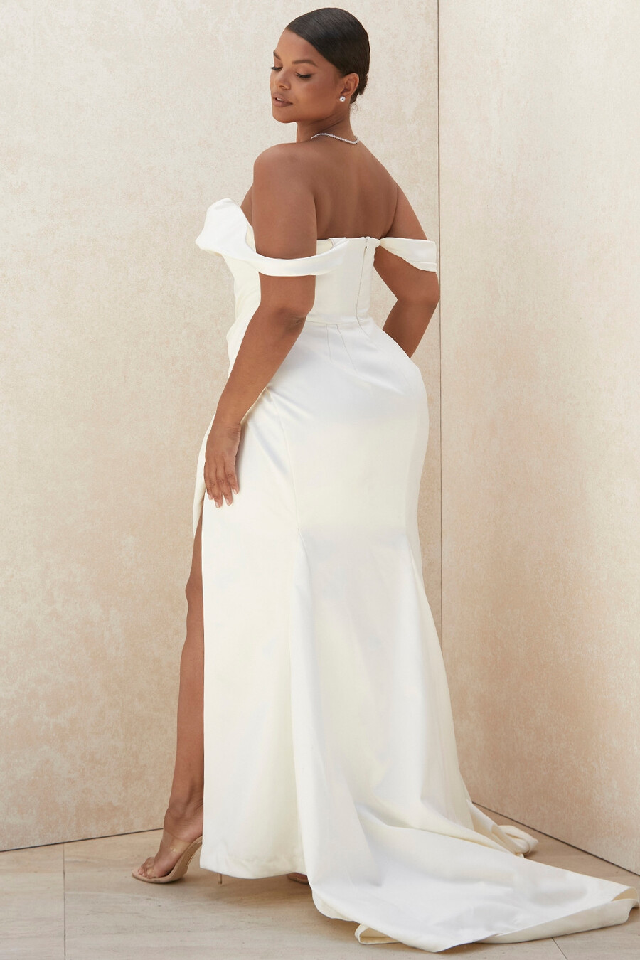elfenbeinfarbenes brautkleid mit drapiertem korsett – limitierte auflage