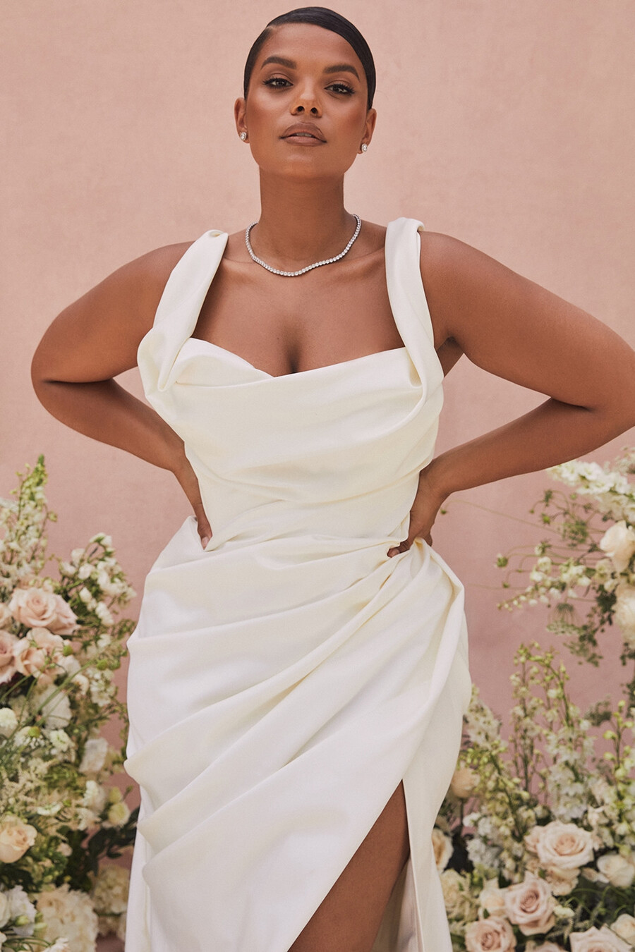 elfenbeinfarbenes brautkleid mit drapiertem korsett – limitierte auflage