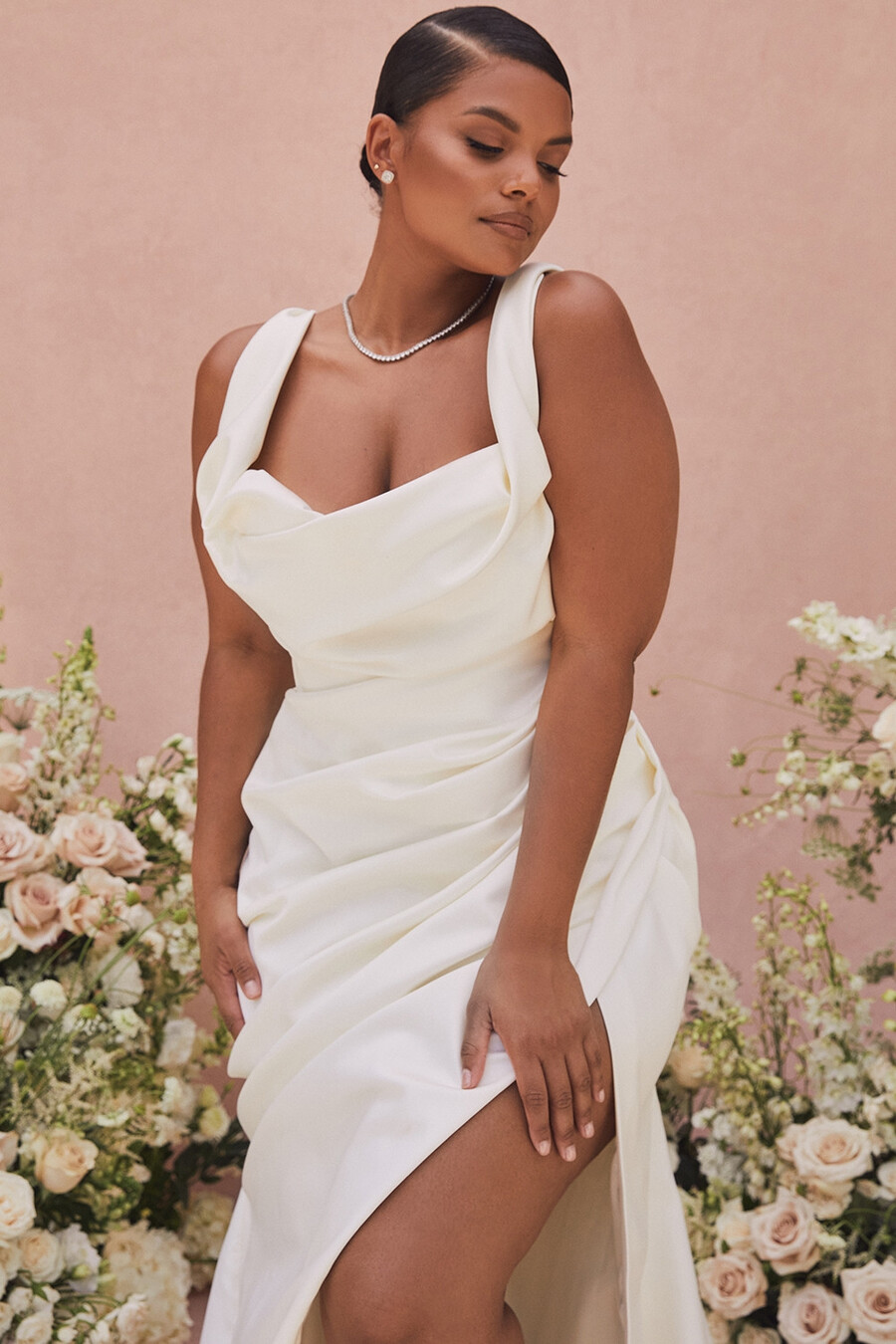 elfenbeinfarbenes brautkleid mit drapiertem korsett – limitierte auflage
