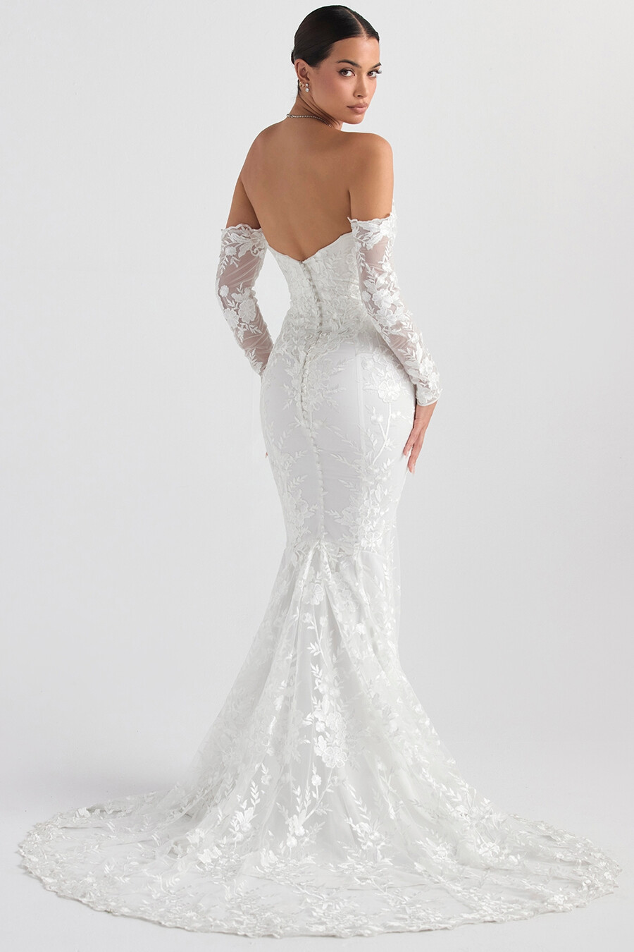 weißes brautkleid aus spitze mit langen Ärmeln
