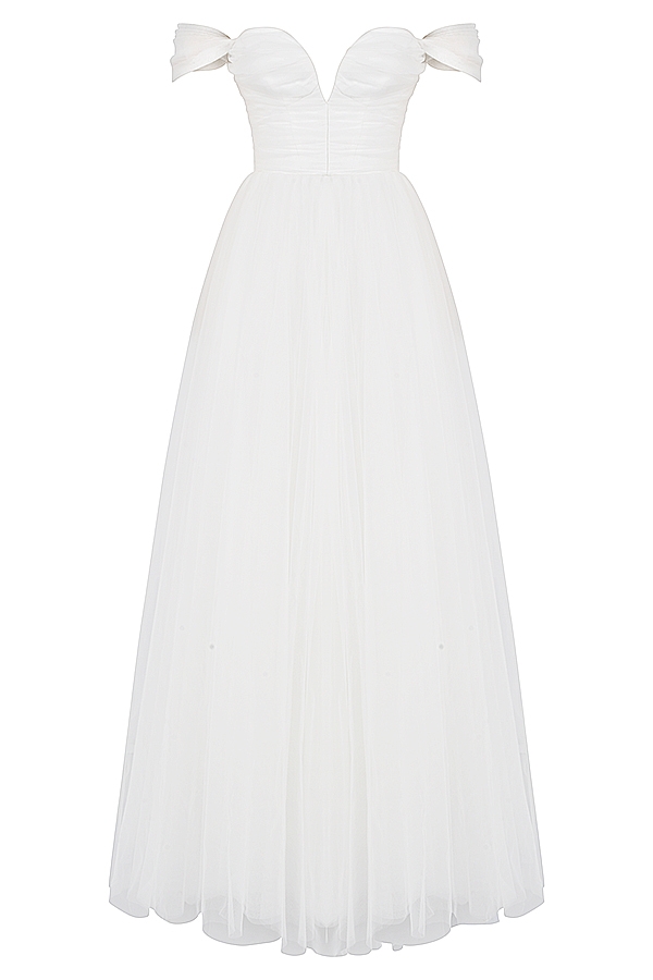 brautkleid aus weißem tüll