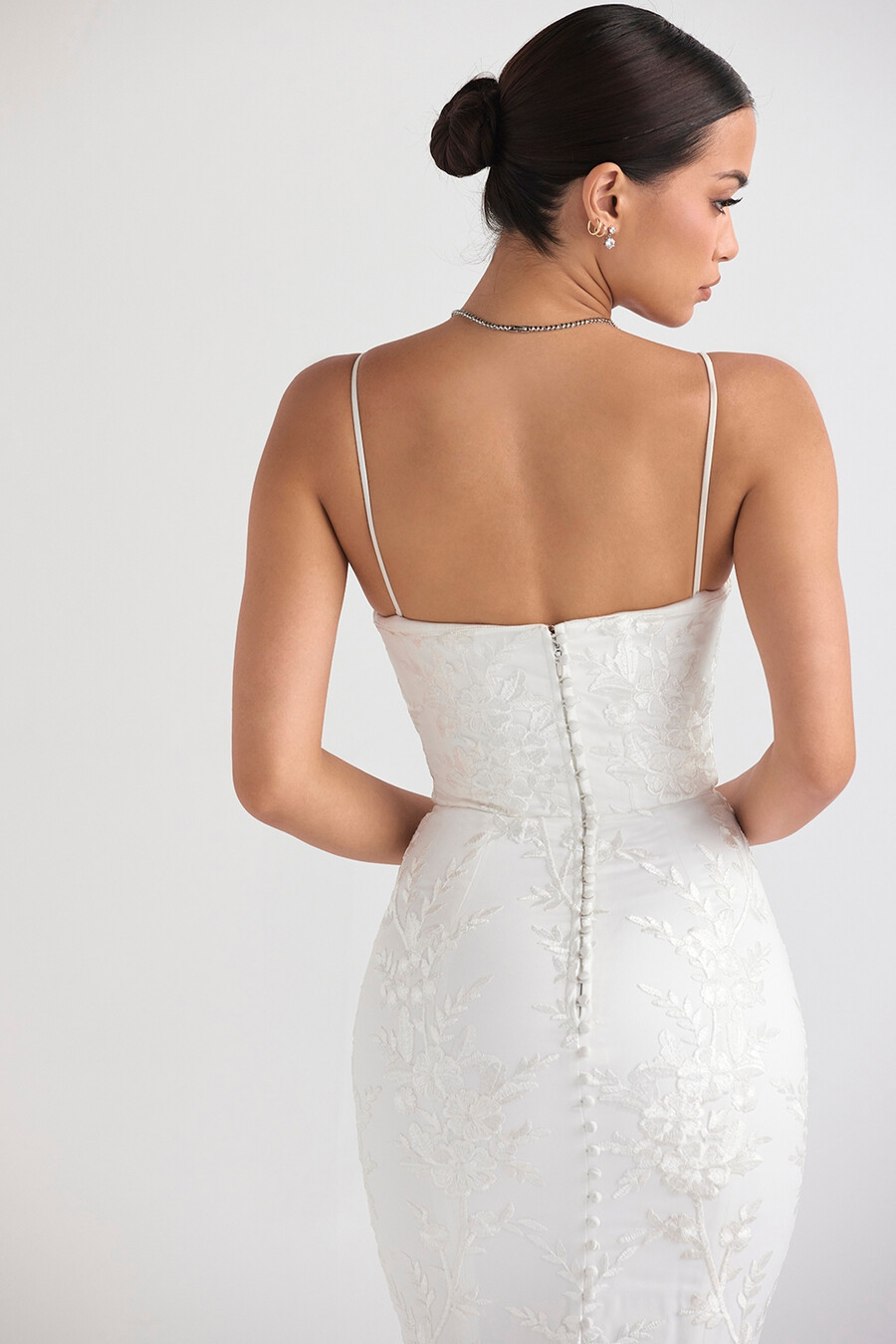 brautkleid aus weißer spitze