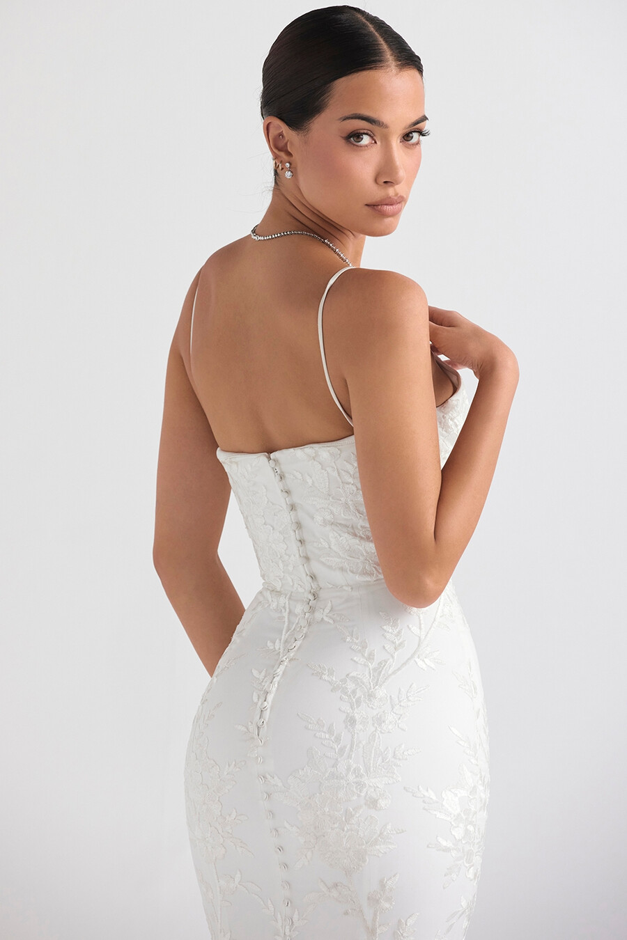 brautkleid aus weißer spitze