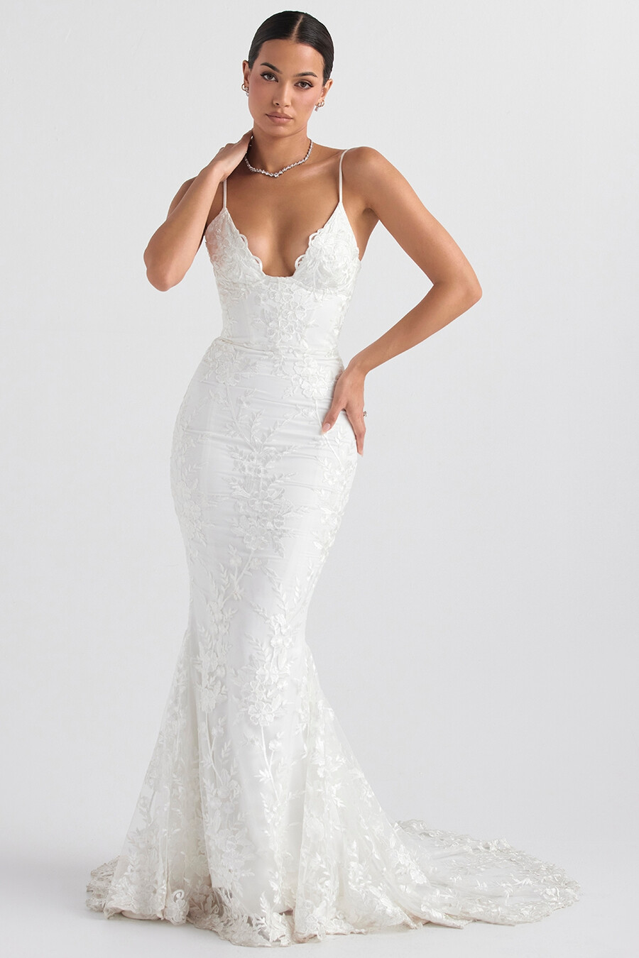 brautkleid aus weißer spitze