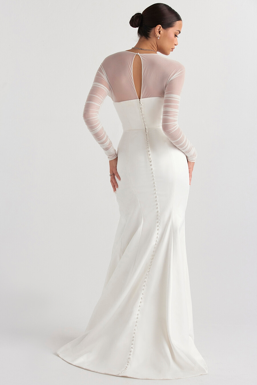 weißes brautkleid aus satin