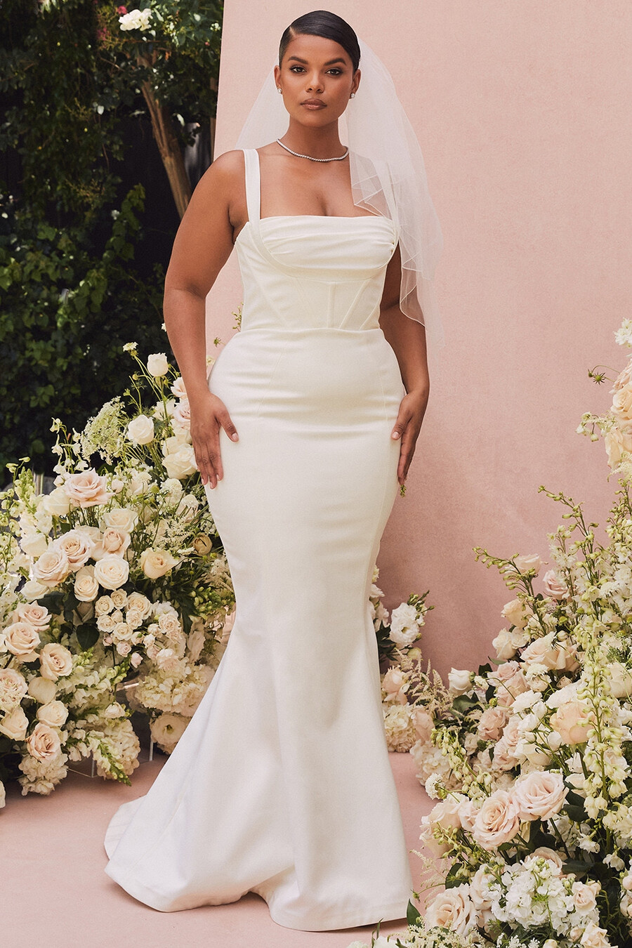 elfenbeinfarbenes balconette-brautkleid mit korsett – limitierte auflage