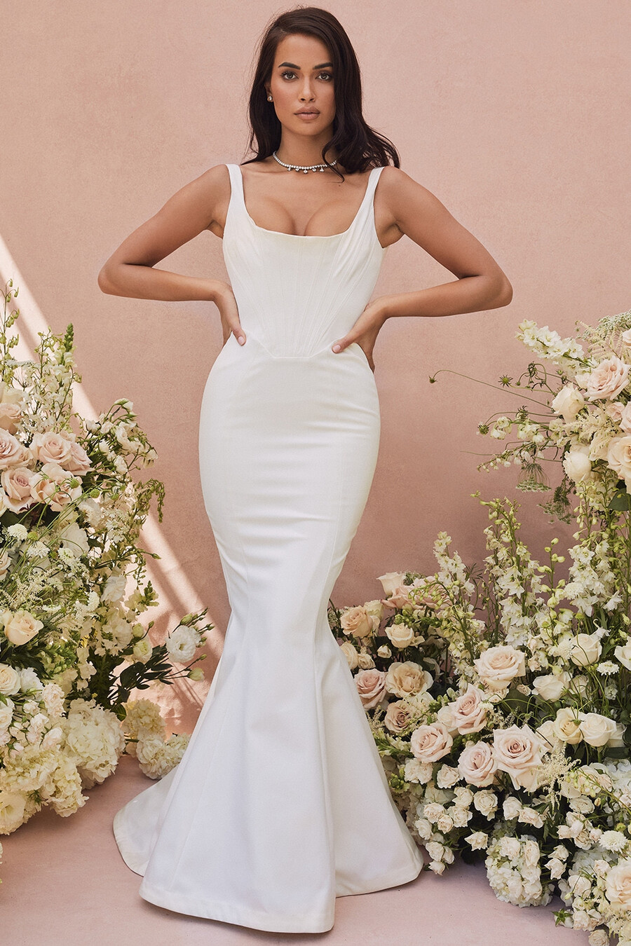 brautkleid im meerjungfrauenstil aus elfenbeinfarbenem satin – limitierte auflage