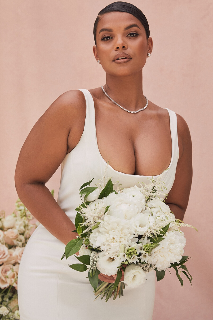 brautkleid im meerjungfrauenstil aus elfenbeinfarbenem satin – limitierte auflage