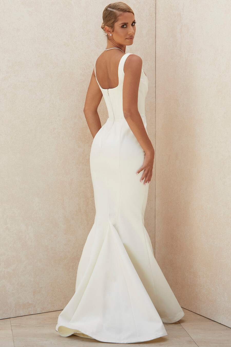 brautkleid im meerjungfrauenstil aus elfenbeinfarbenem satin – limitierte auflage