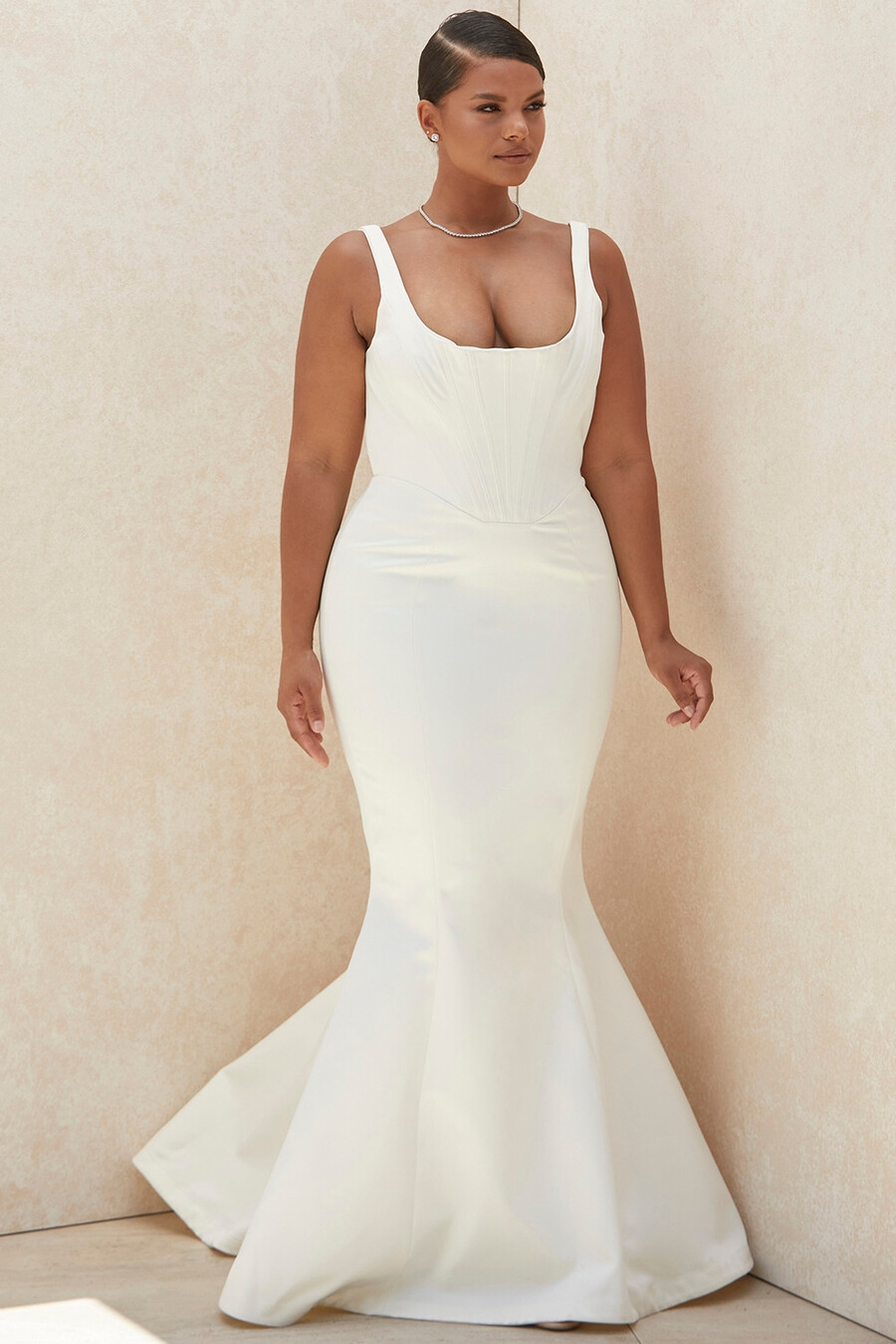 brautkleid im meerjungfrauenstil aus elfenbeinfarbenem satin – limitierte auflage