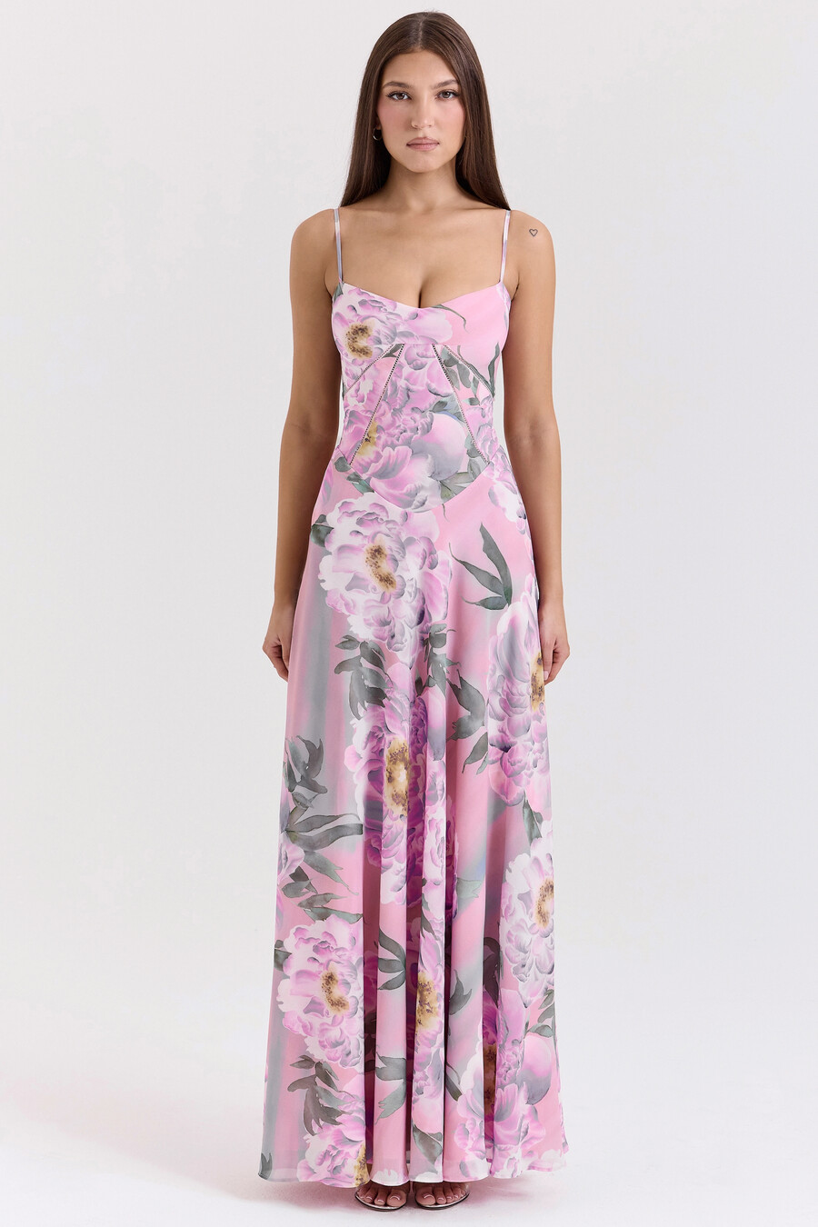 maxikleid in rosa mit blumenmuster und spitzenrücken