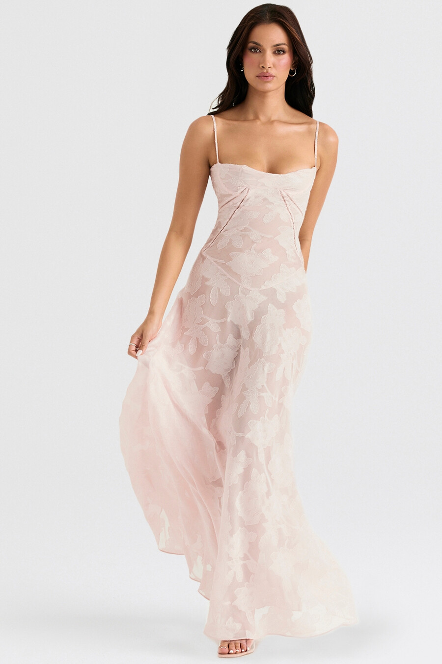 zartrosa maxikleid mit floraler spitze am rücken