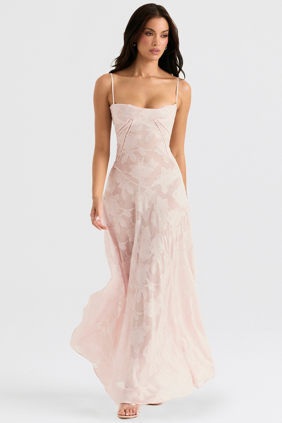 zartrosa maxikleid mit floraler spitze am rücken