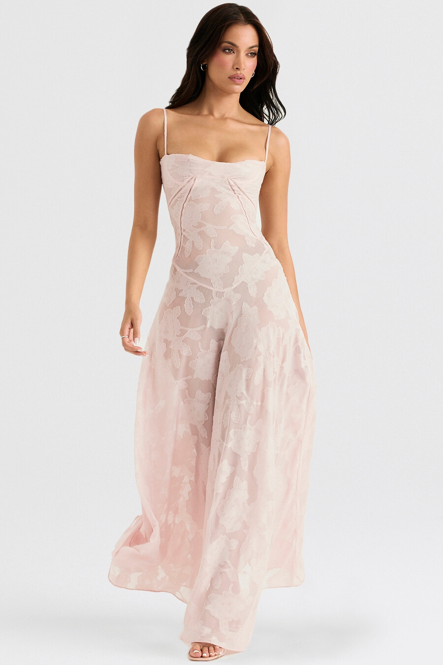 zartrosa maxikleid mit floraler spitze am rücken