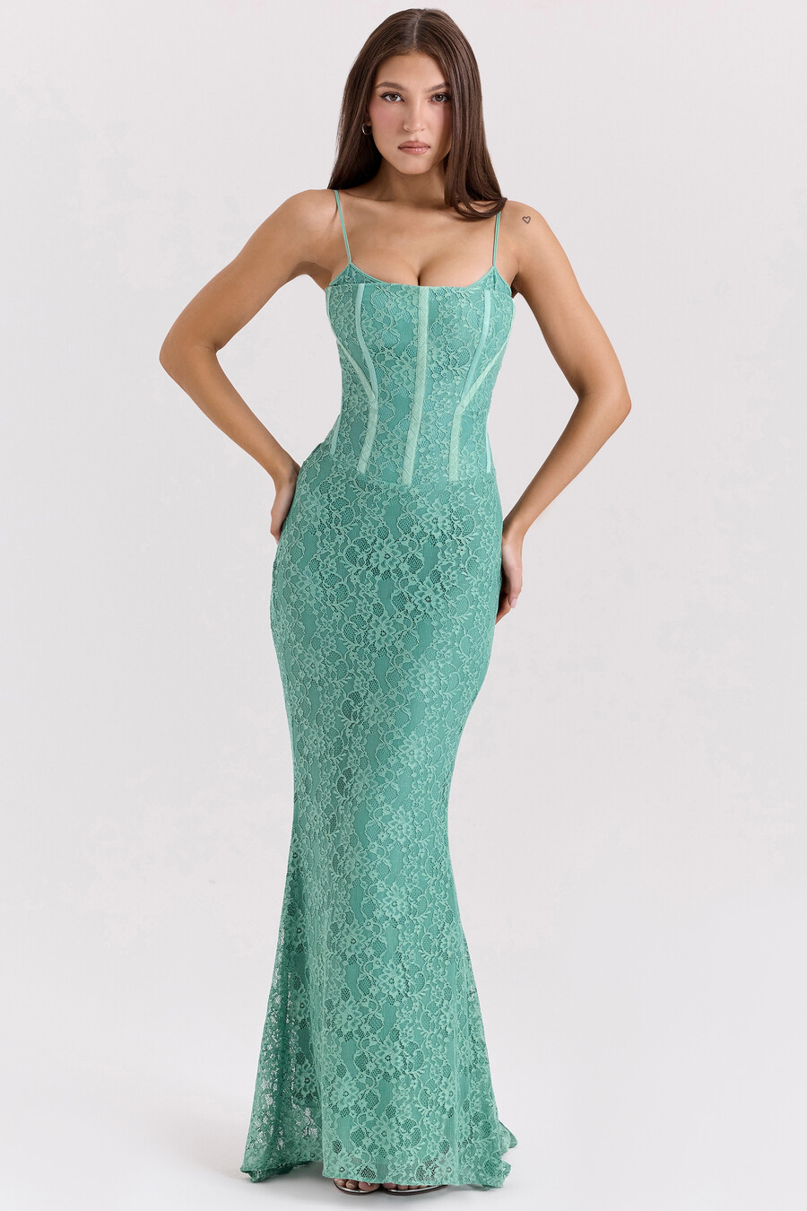jadefarbenes maxikleid aus spitzenkorsett