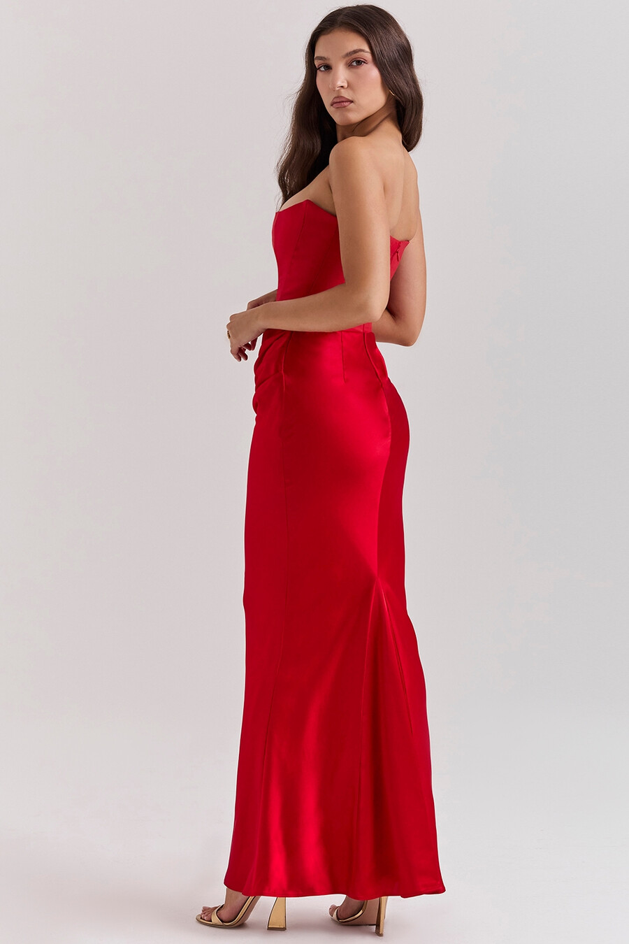 scharlachrotes trägerloses maxikleid mit korsettmuster