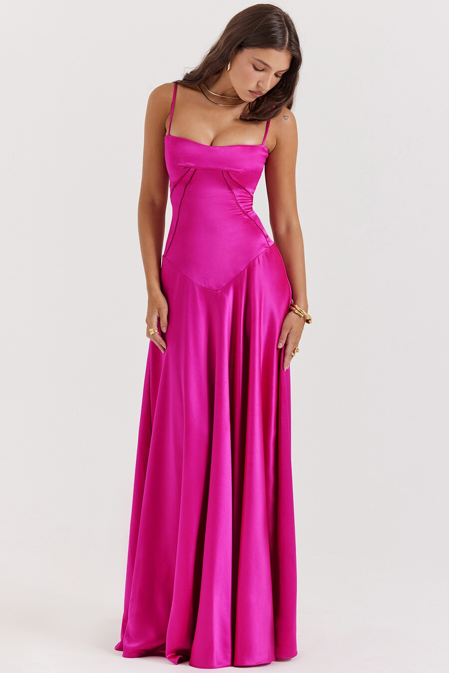 fuchsiafarbenes maxikleid mit schnürung