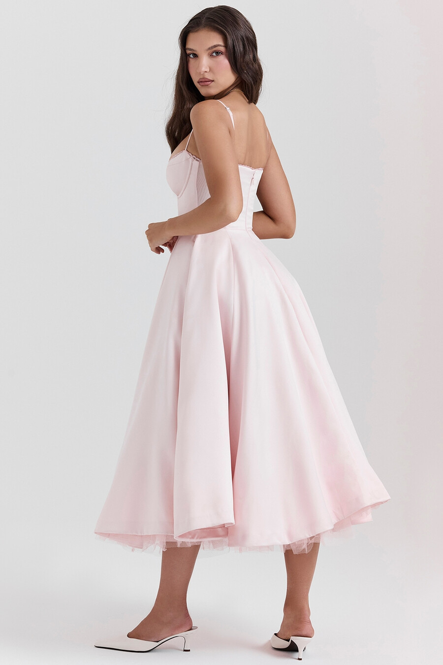 ballerina-kleid in rosa midi-länge
