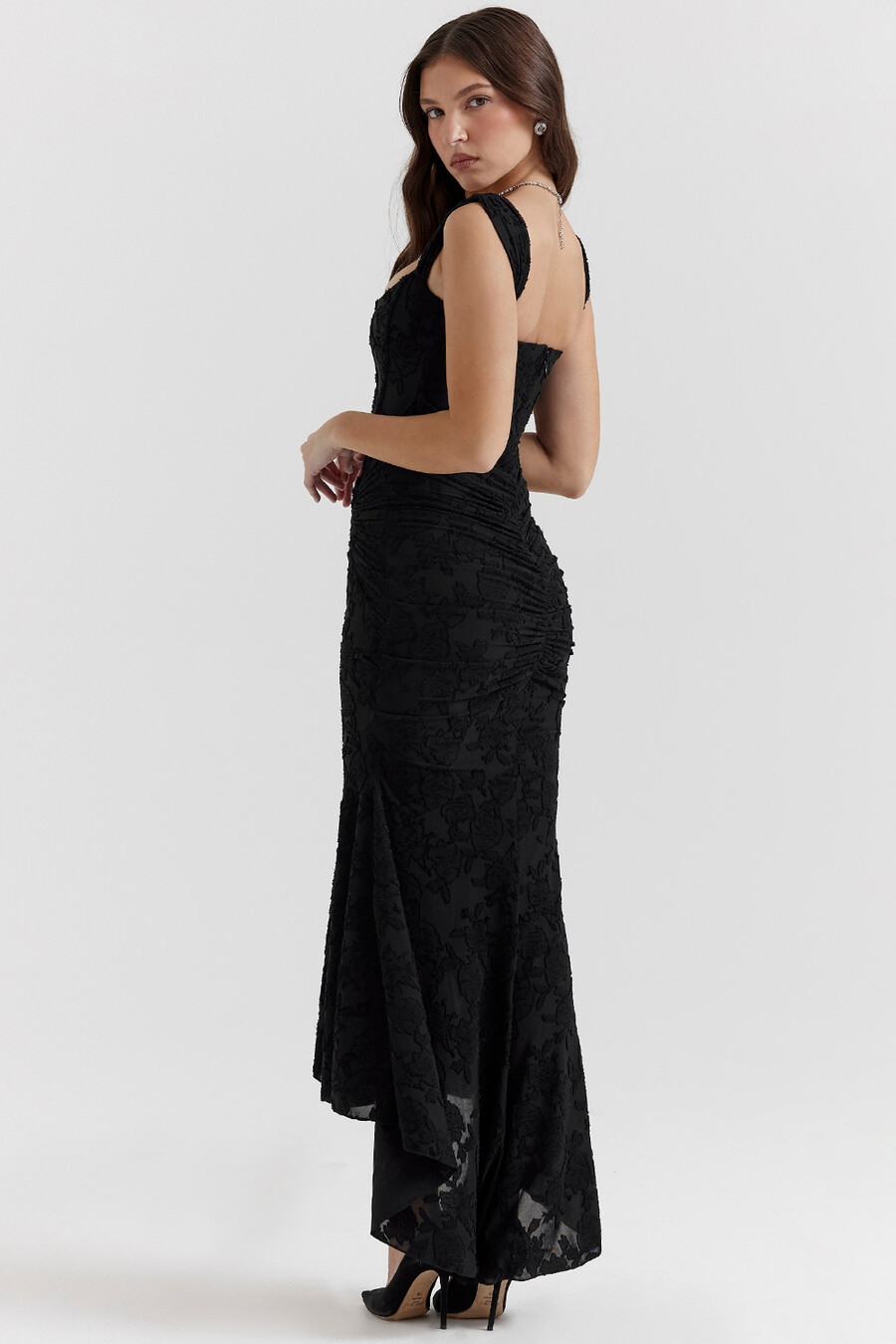 schwarzes maxikleid mit blumenmuster