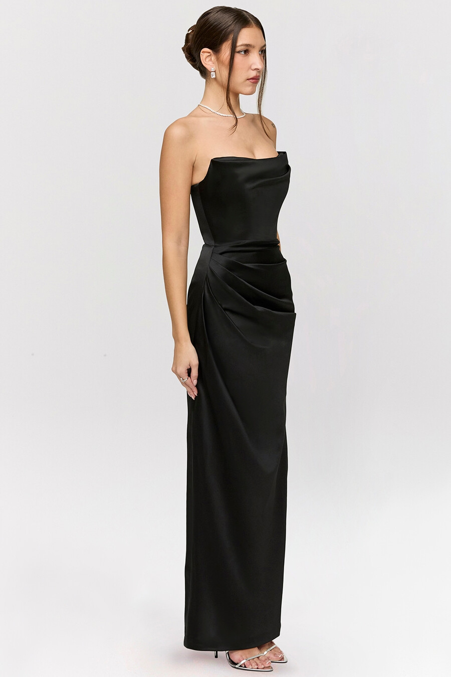 schwarzes trägerloses maxi-korsett aus satin