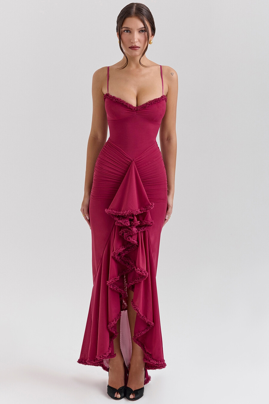 weinrotes kleid mit rüschen vorne