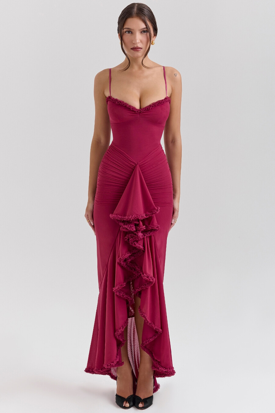 weinrotes kleid mit rüschen vorne