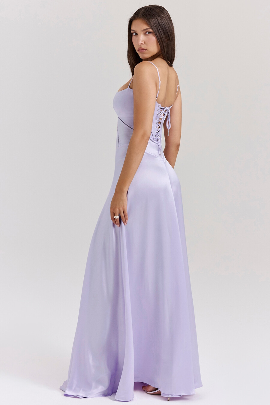 orchideenfarbenes maxikleid mit schnürung