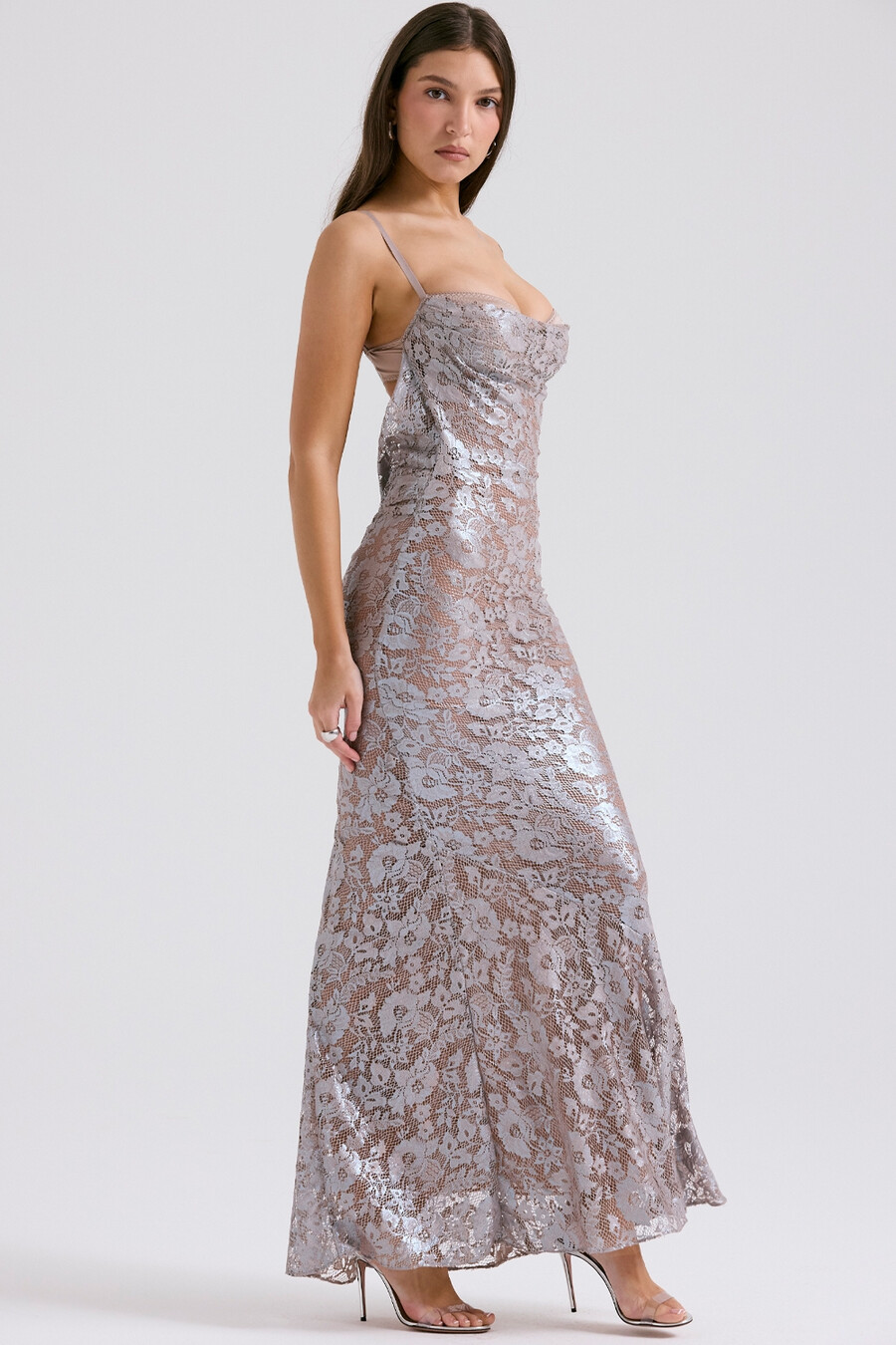 eisblaues godetkleid aus spitze