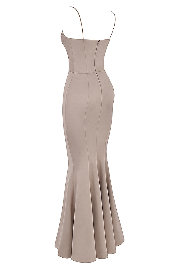 pilzfarbenes satin-fischschwanzkleid
