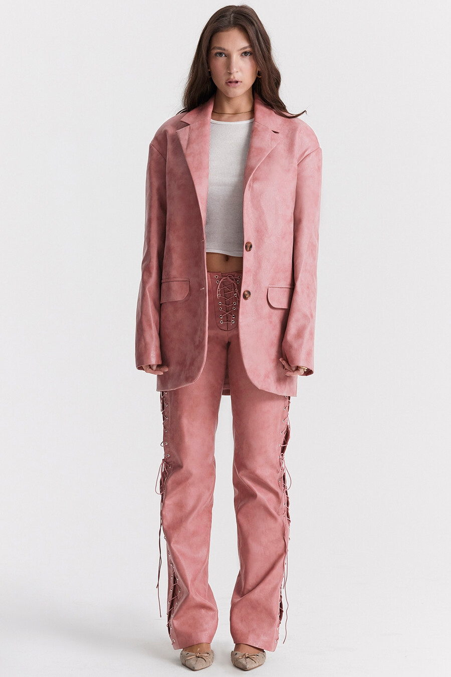 oversize-blazer aus veganem leder in warmem rosa