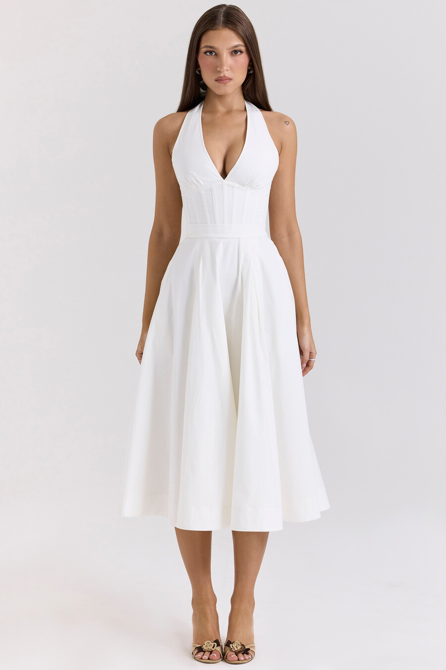 weißes ärmelloses midi-sommerkleid aus stretch-baumwolle