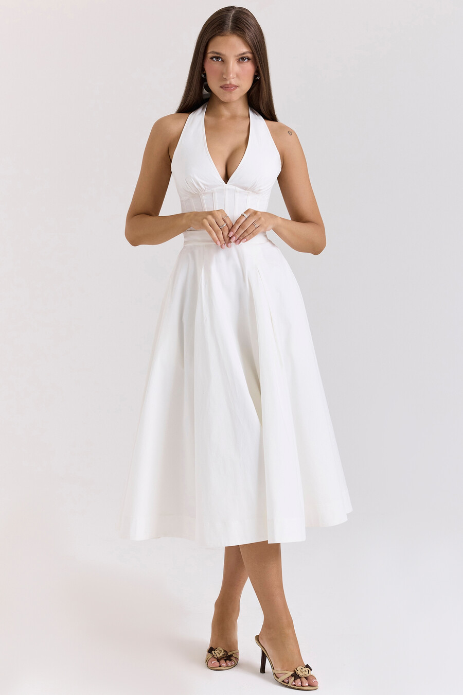 weißes ärmelloses midi-sommerkleid aus stretch-baumwolle