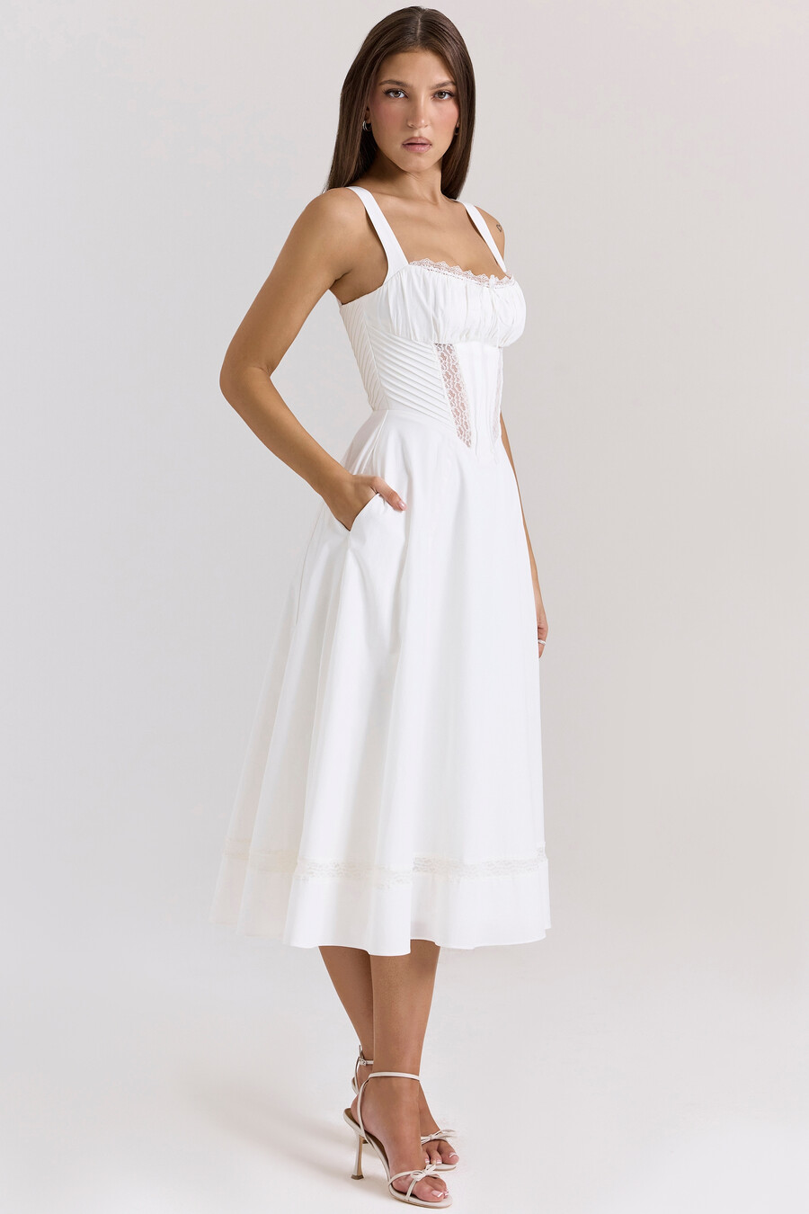 weißes baumwoll-midikleid