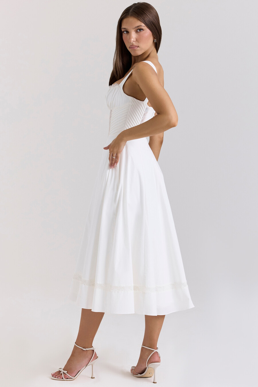 weißes baumwoll-midikleid