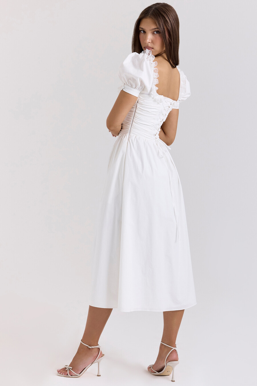 weißes midikleid aus stretch-baumwolle mit puffärmeln