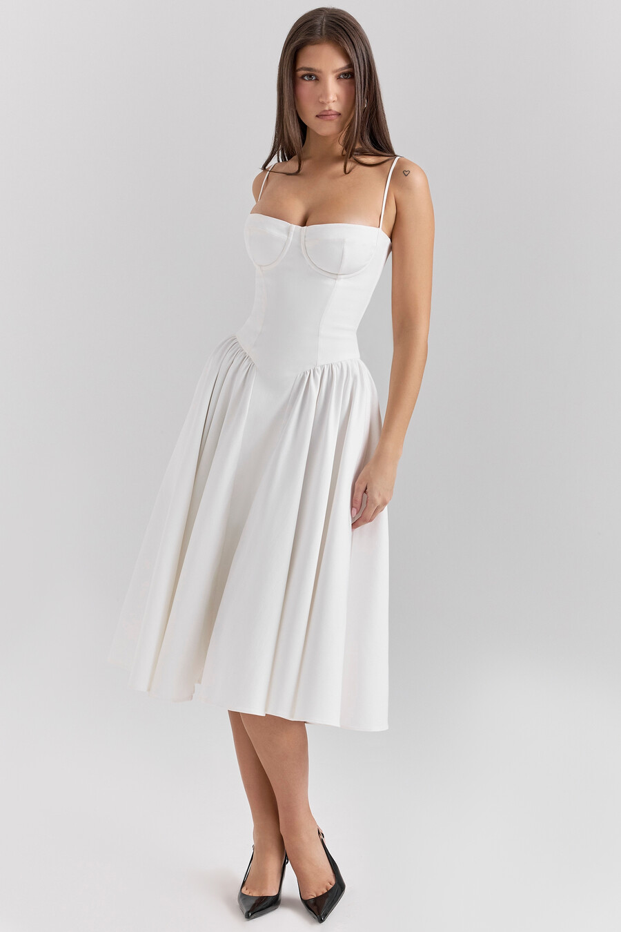 weißes korsett-midikleid