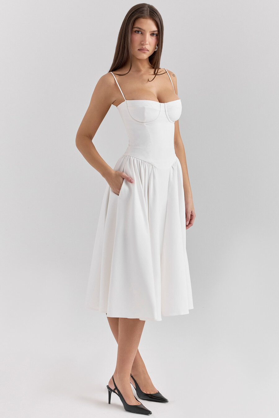weißes korsett-midikleid