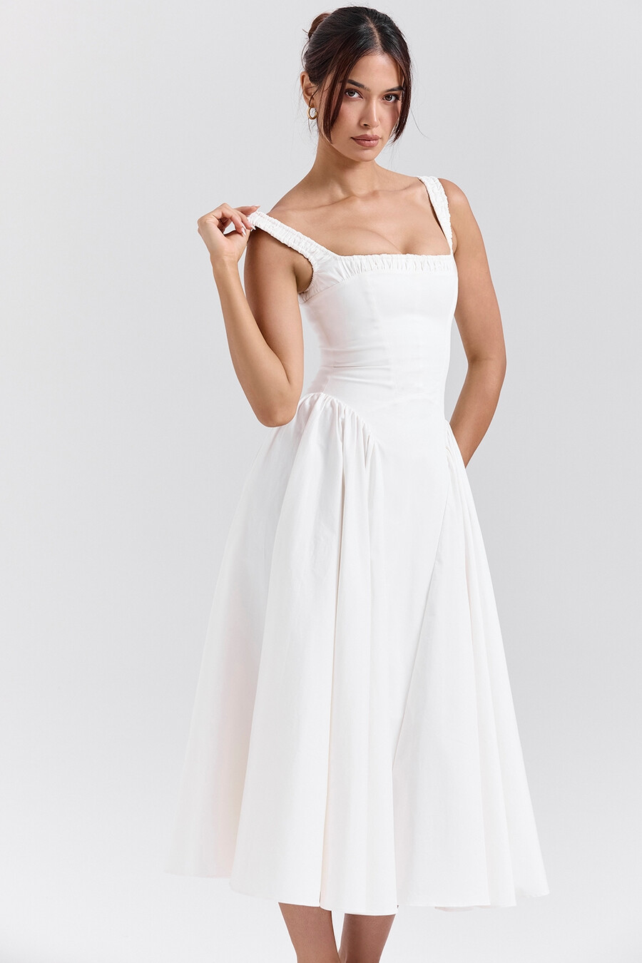 weißes baumwoll-midikleid
