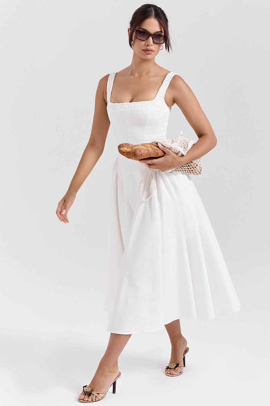 weißes baumwoll-midikleid