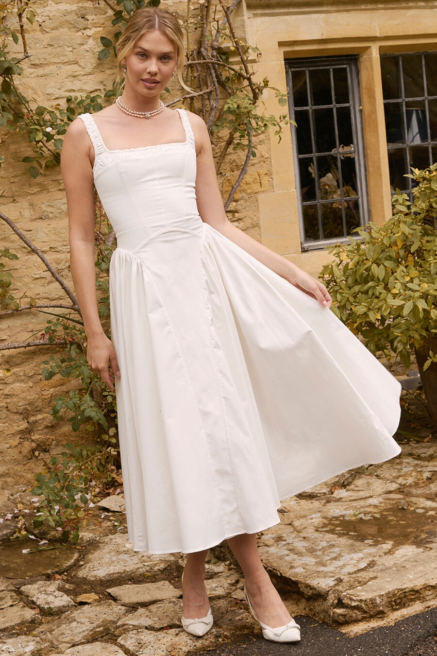 weißes baumwoll-midikleid