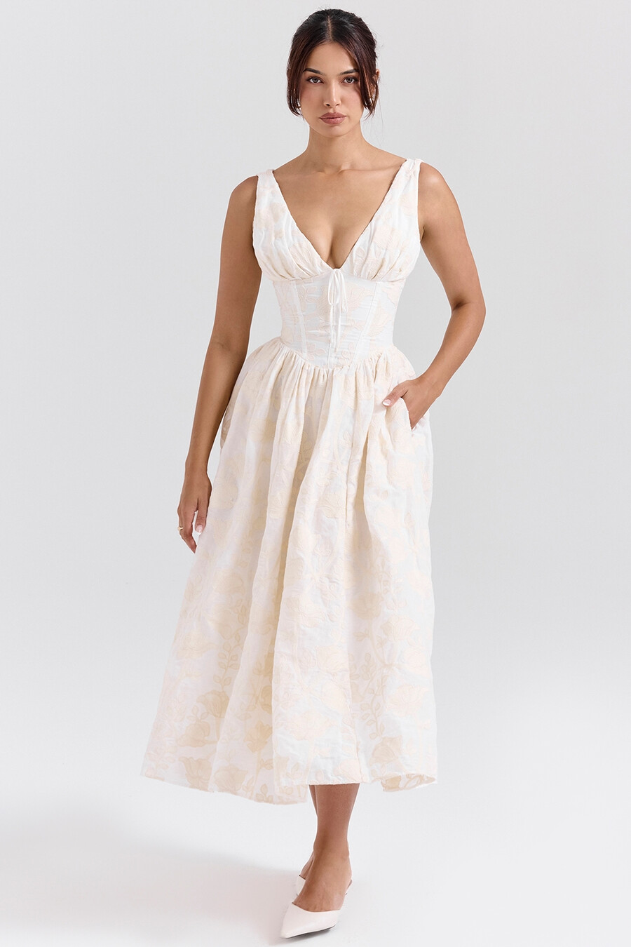 vintage elfenbeinfarbenes korsettkleid mit blumenstickerei