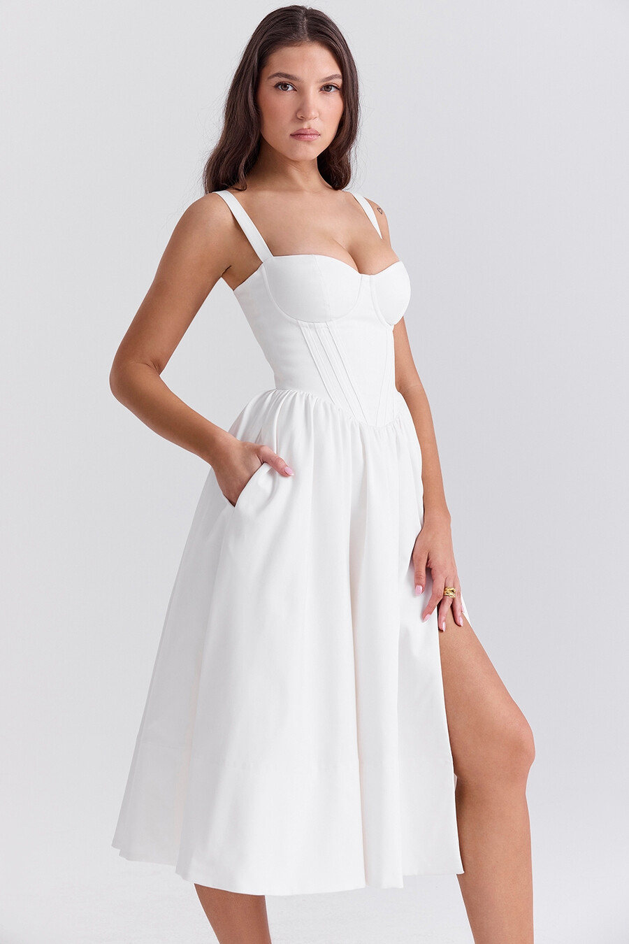 weißes korsett-midikleid