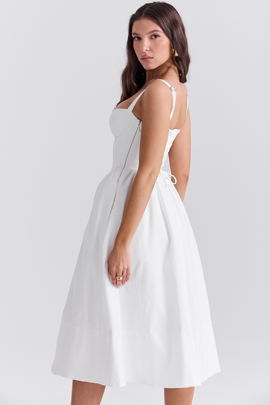 weißes korsett-midikleid