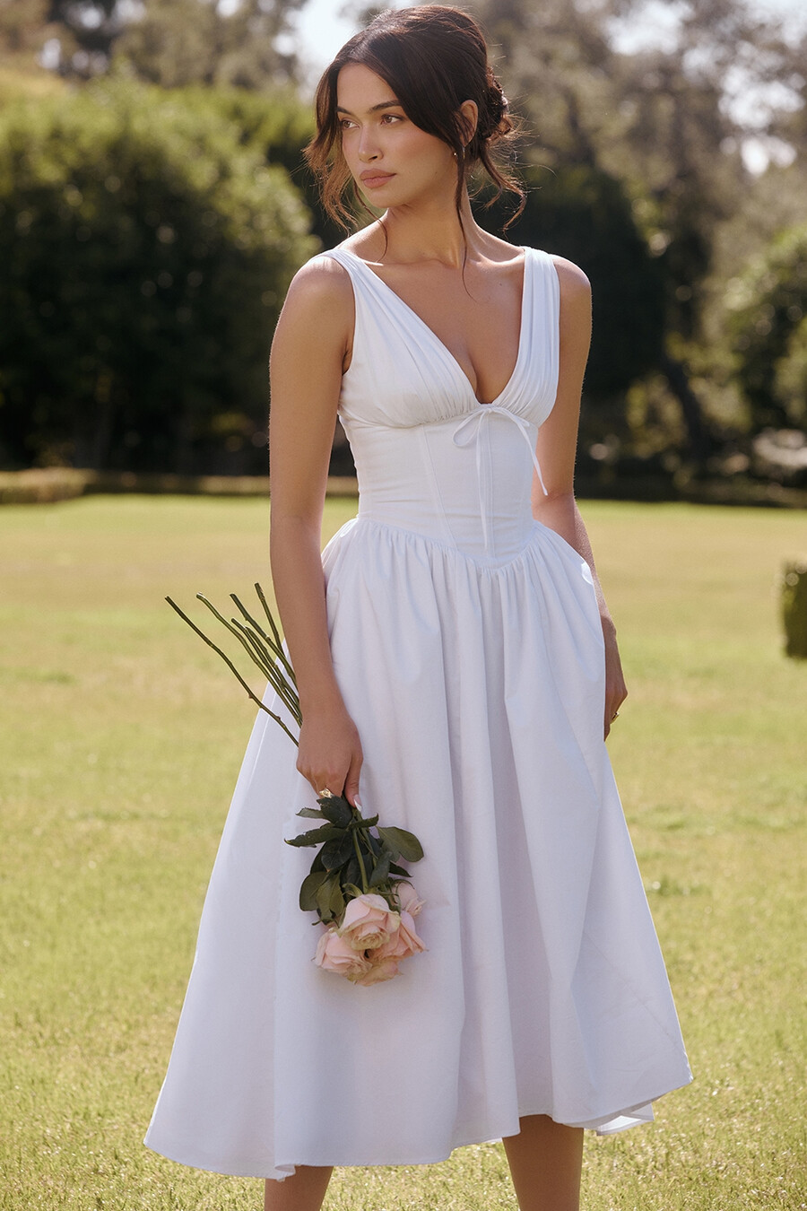 weißes baumwoll-korsett-sommerkleid