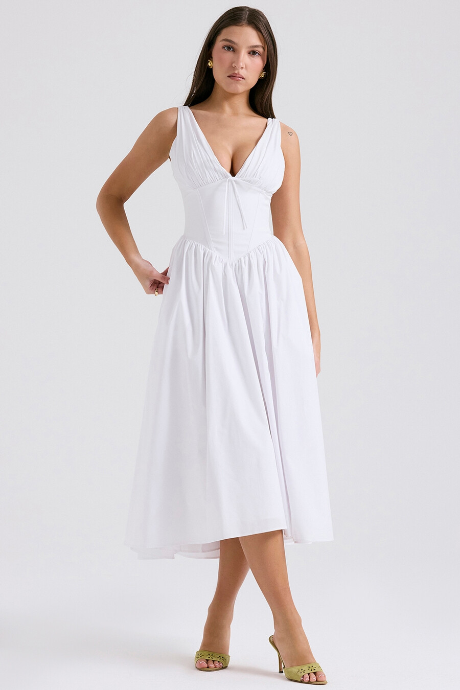 weißes baumwoll-korsett-sommerkleid