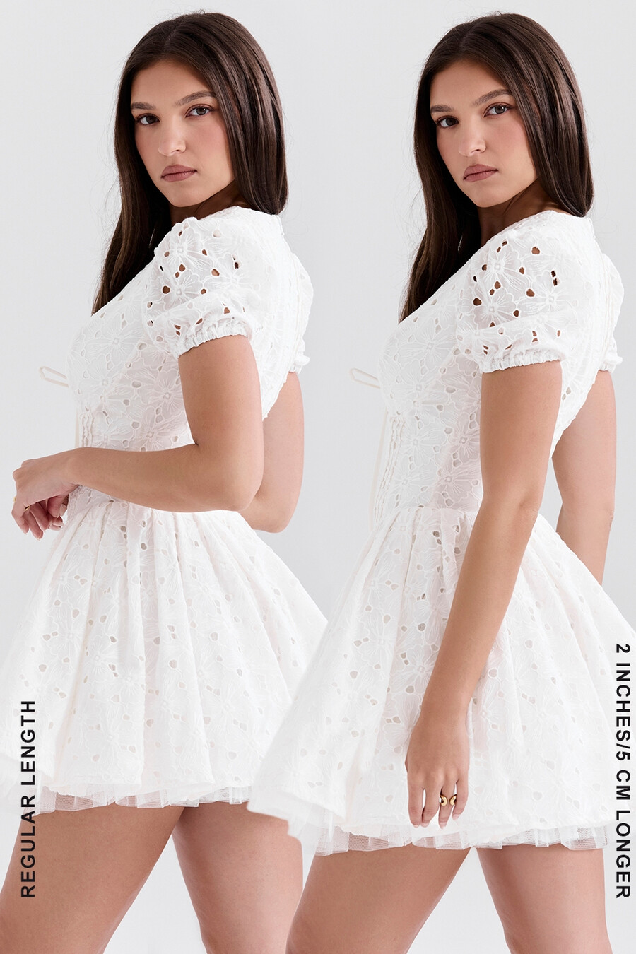weißes plissiertes minikleid mit lochstickerei