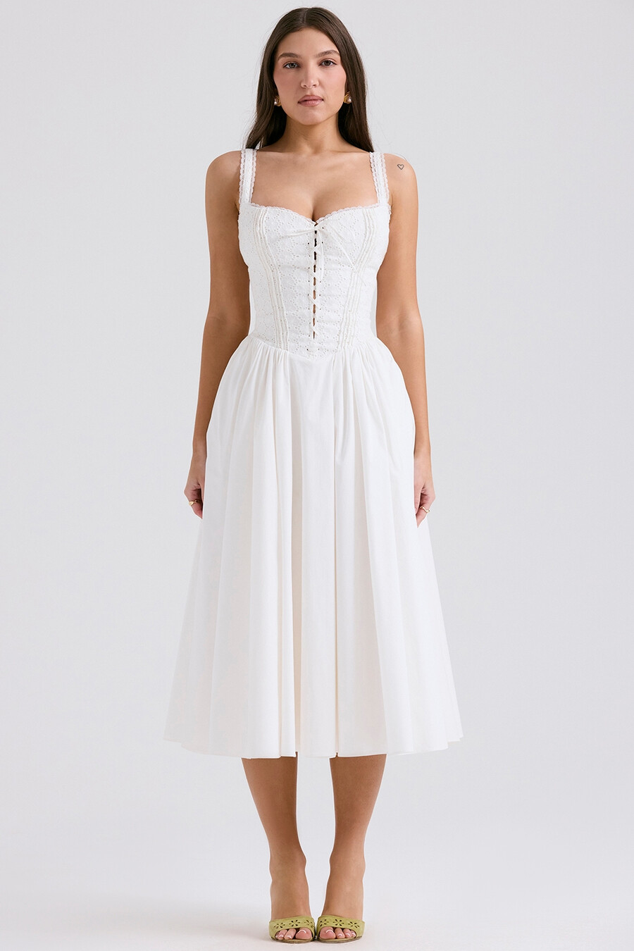 weißes midikleid aus baumwolle mit lochstickerei