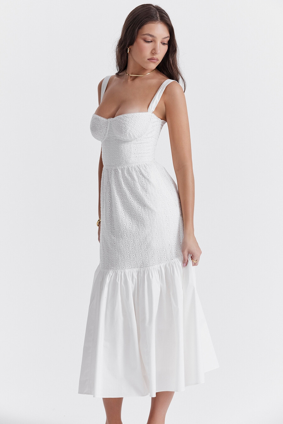 weißes midi-sommerkleid mit broderie anglaise